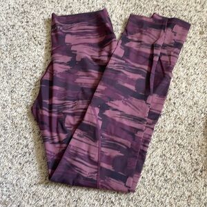 Alphalete large red camo leggings